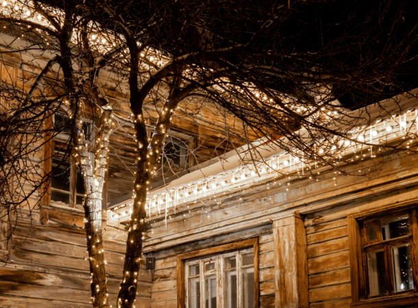 Pose illuminations de Noël rue Sommeville